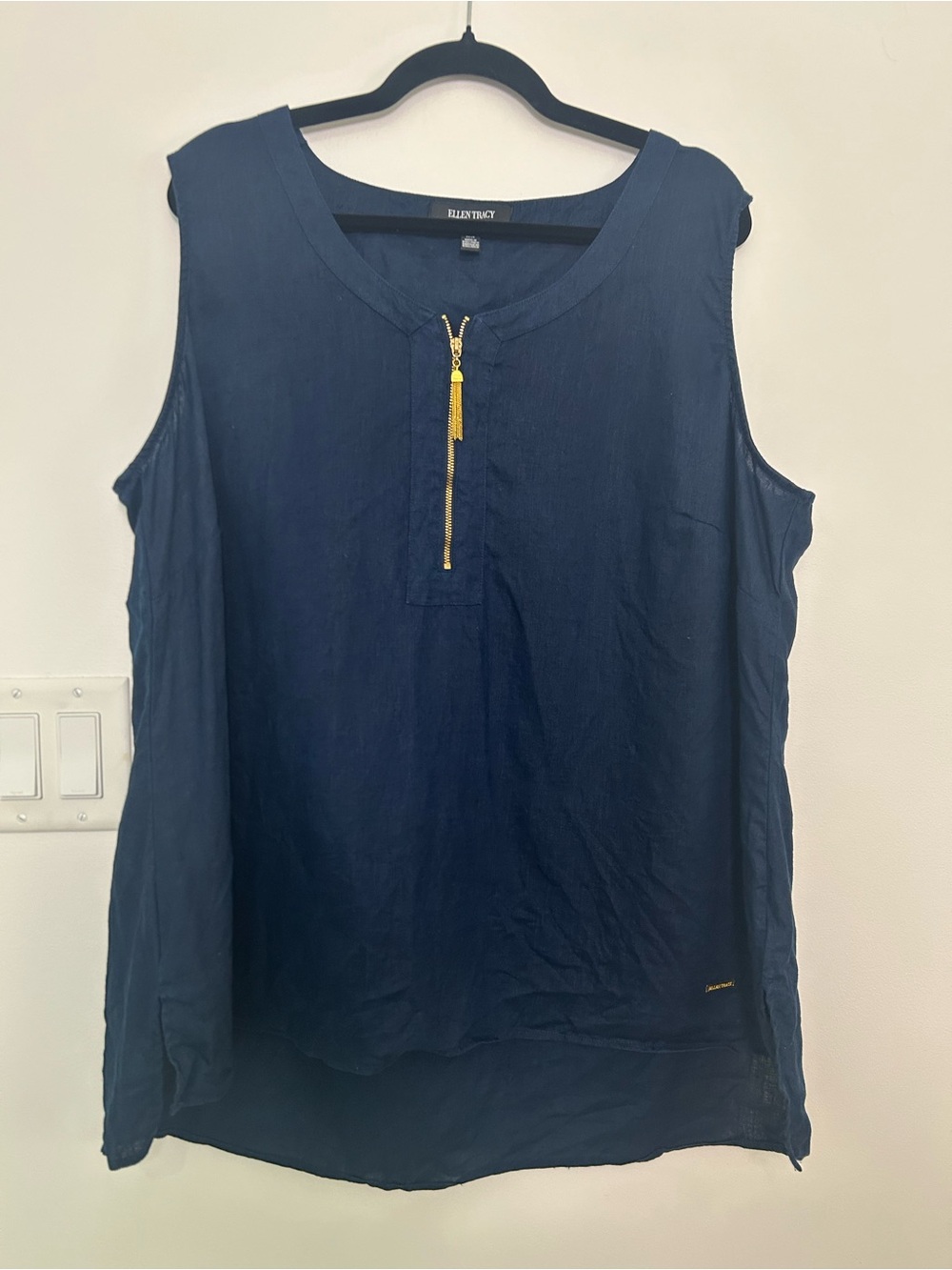 Ellen Tracy Women’s 2X 100% Linen Navy Sleeveless Top Gold Zip Coastal